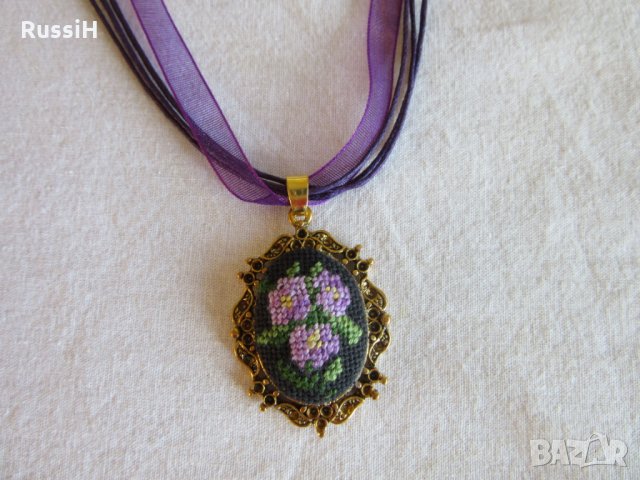 Ръчно бродирани бижута с цветя , снимка 3 - Бижутерийни комплекти - 22330344