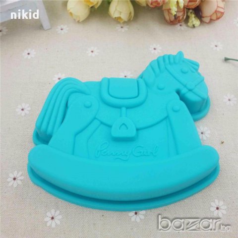 люлеещо дървено конче средна силиконов молд форма тава направа кекс торта сладкиш шоколад гипс