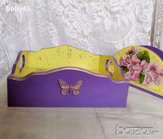 Комплект от панер и салфетник, ръчно декорирани с декупаж, снимка 3 - Декорация за дома - 13439310