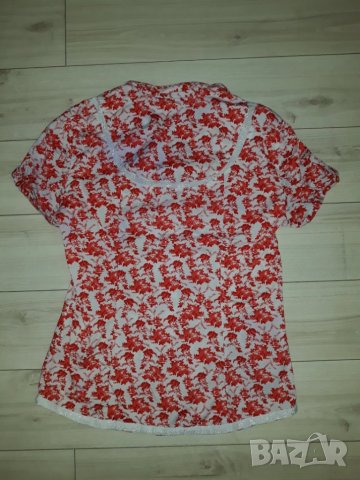 Бяла дамска риза с червени цветя марка Vero Moda , снимка 1 - Ризи - 23815621