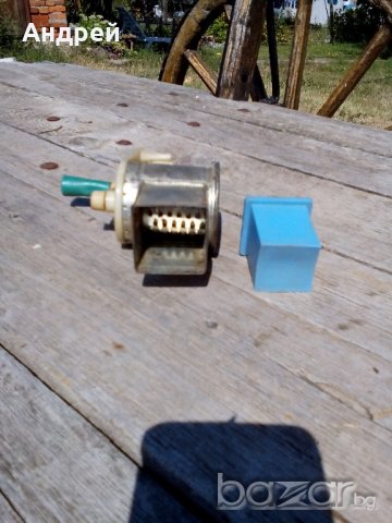 Стара мелничка за орехи, снимка 5 - Антикварни и старинни предмети - 19170746