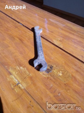 Старинен гаечен ключ, снимка 2 - Антикварни и старинни предмети - 19758728