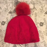 Нова ,красива ,червена шапка, снимка 1 - Шапки - 17073601