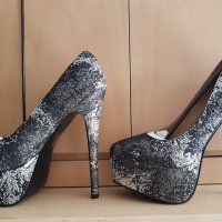 Елегантни обувки с ток и платформа черно със сив металик 37,38,39, снимка 2 - Дамски обувки на ток - 24239131