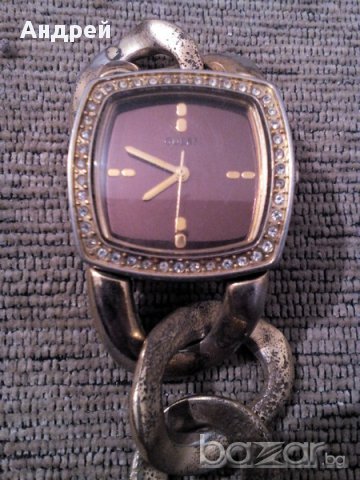 Часовник Guess, снимка 2 - Антикварни и старинни предмети - 17884623
