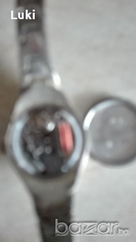 Дамски часовник Q & Q, снимка 4 - Дамски - 17921688