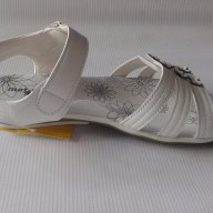 Детски сандали за момиче в бяло със стелка от естествена кожа и лепенки, снимка 2 - Детски сандали и чехли - 10650696