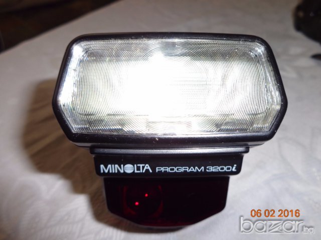 Автоматична програмна светкавица Minolta Program 3200i, снимка 3 - Светкавици, студийно осветление - 13474959