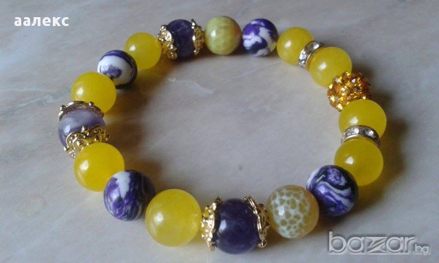 Ръчно изработена гривна от естествени камъни