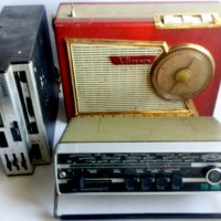 лот радиоапарати, снимка 1 - Антикварни и старинни предмети - 22910379