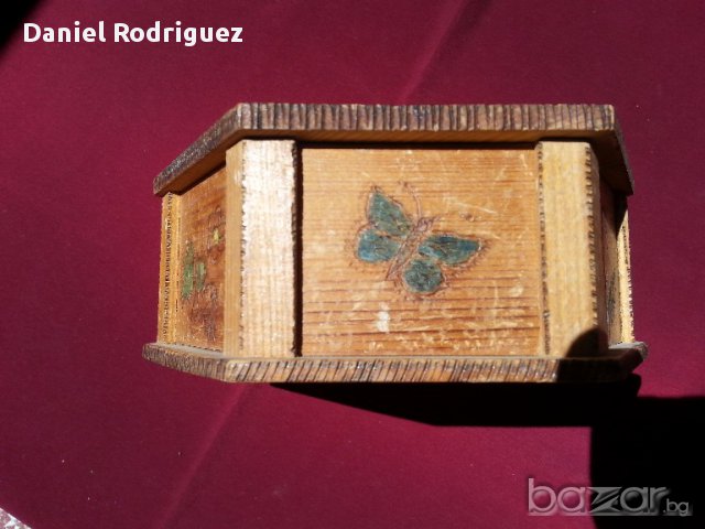 Голяма Дървена Пирографирана Кутия за Бижута, снимка 3 - Антикварни и старинни предмети - 16364764