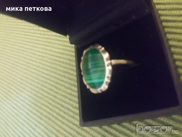 сребърен пръстен с малахит