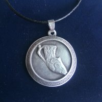 Ръчно изработен медальон Ритон с глава на овен оригинална и уникална визия, снимка 1 - Колиета, медальони, синджири - 24660920