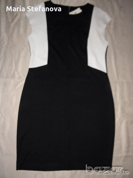 Рокля в черно с бял елемент на ръкава, снимка 1
