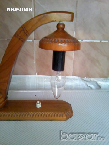 стара нощна лампа с дърворезба, снимка 2 - Настолни лампи - 11119091