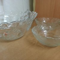 Голяма стъклена купа с две купички , снимка 3 - Аксесоари за кухня - 22390435