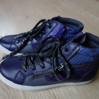 нови кожени обувки Clarks, 29,5ти номер, снимка 1 - Детски маратонки - 20282619