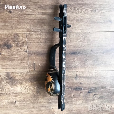 Декоративен музикален инструмент