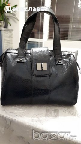 Дамска чанта/змийска кожа 