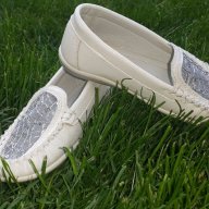 Бели кожени обувки с дантела, снимка 1 - Детски сандали и чехли - 18298109