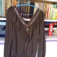 Кафява блуза с камъни, размер М, снимка 6 - Блузи с дълъг ръкав и пуловери - 18086319