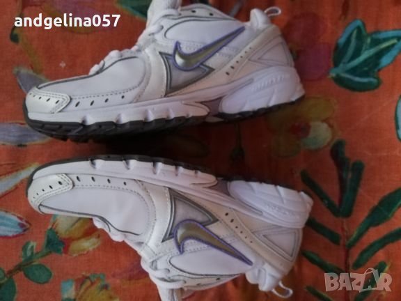Оригинални маратонки Nike, снимка 14 - Маратонки - 10468664