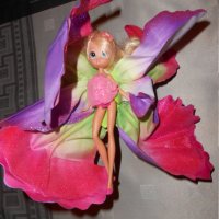 Колекционерска Barbie Blooming Thumbelina 2008 г , снимка 11 - Кукли - 23111432