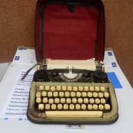 пишеща машина , снимка 1 - Антикварни и старинни предмети - 16240822