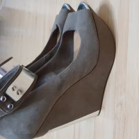 Bershka , снимка 1 - Дамски елегантни обувки - 23362541