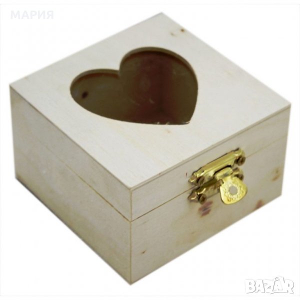 Малка квадратна дървена кутия с разкошен сърдечен прозорец, снимка 1