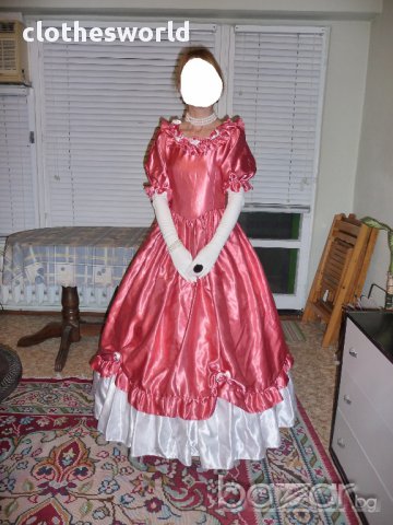 Бална рокля във викториански стил в розово и бяло