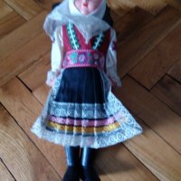 Кукли с национални носии винтидж, снимка 5 - Колекции - 23022676
