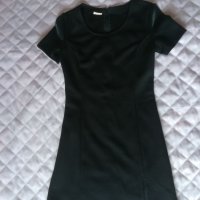 Малка черна рокля, снимка 1 - Рокли - 22314222