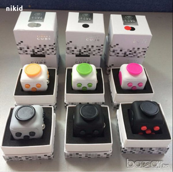 Fidget Cube Фидгет Кубе  Фиджет куб зарче забавно антистрес кубче с копчета стрес, снимка 1