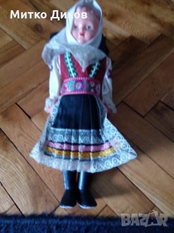 Кукли с национални носии винтидж, снимка 5 - Колекции - 23022676