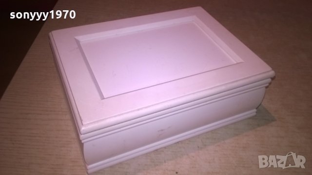 бяла кутия с място за снимка-20х15х7см-внос швеицария