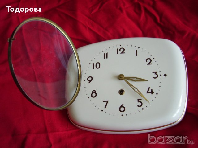 Стар стенен механичен часовник- порцеланов циферблат и корпус., снимка 4 - Антикварни и старинни предмети - 15320834