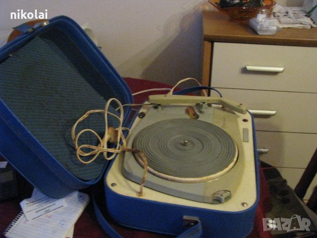 Чешки грамофон "Маестро", снимка 2 - Антикварни и старинни предмети - 22056035