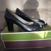 Продавам дамски обувки на ток, черни, нови, естествена кожа номер 35 марка Naturalizer, снимка 1 - Дамски обувки на ток - 22517063