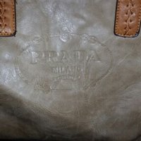 Дамска чанта Prada (Italia), снимка 3 - Чанти - 23704585