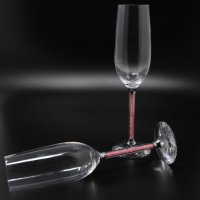 Ритуални чаши за шампанско със розови кристалчета в столчето, реплика на Сваровски, снимка 1 - Чаши - 21383982