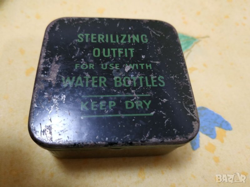 Продавам стара метална кутийка от втората световна война, снимка 1