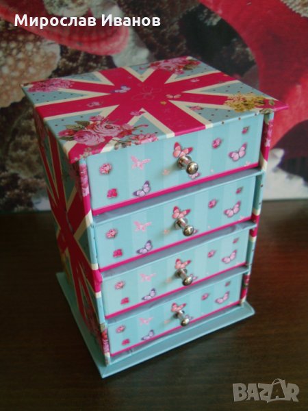 ^^ БИжу ^^ - скринче за бижута , снимка 1