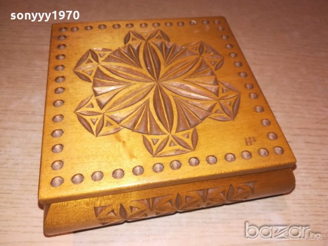 ретро дървена кутия с дърворезба-15х15х7см-внос швеицария, снимка 1 - Колекции - 20121652