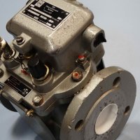предпазно газово реле Бухголц VEB BF 50/10 8 PTB 250-76 monitoring relay for tap changer, снимка 2 - Резервни части за машини - 23981663