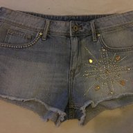 Продавам къси секси дънкови панталонки H&M, снимка 2 - Дънки - 14787904