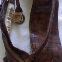 РЕЗЕРВНИ ЧАСТИ ЗА дамска чанта от естествена кожа, снимка 2 - Други - 22505016