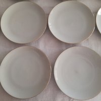 Порцеланови чинии със златен  кант , снимка 2 - Чинии - 22823810