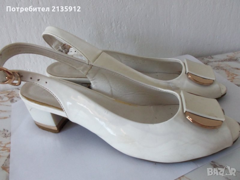 Бели лачени обувки, снимка 1