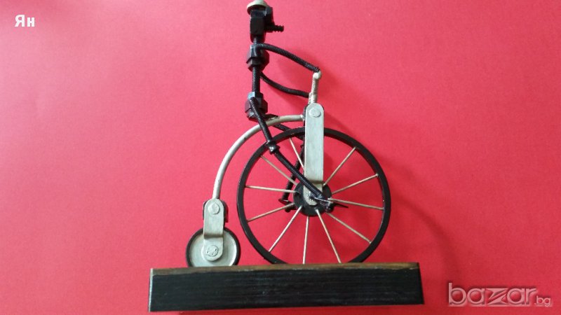 Английски Колекционерски Колоездач с Колело от Метални части гайки,шпилки винтове , снимка 1